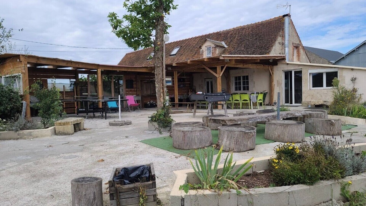 Quiers-sur-Bezonde House | Ideal for friends or family