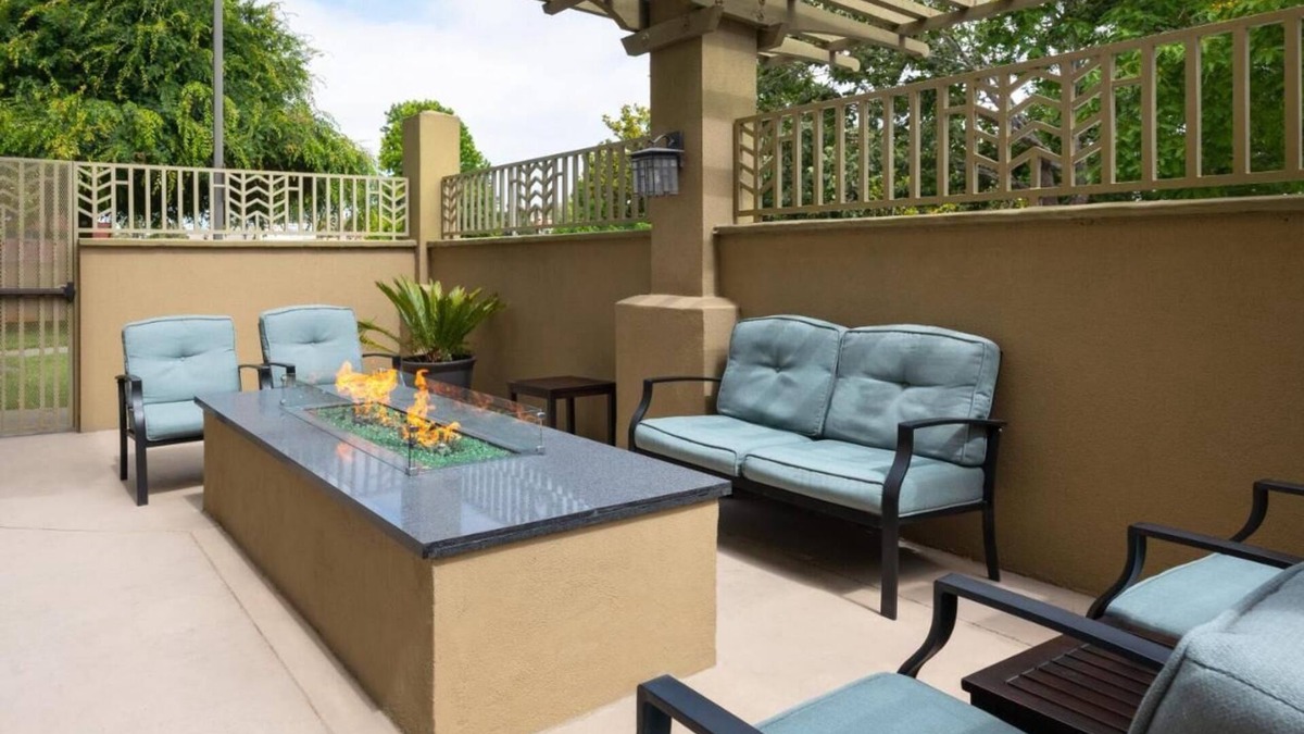 Snail Hotel | Ideal for Groups: 3 Suites w/Kitchen & Separate Living Area, Pets Are Allowed