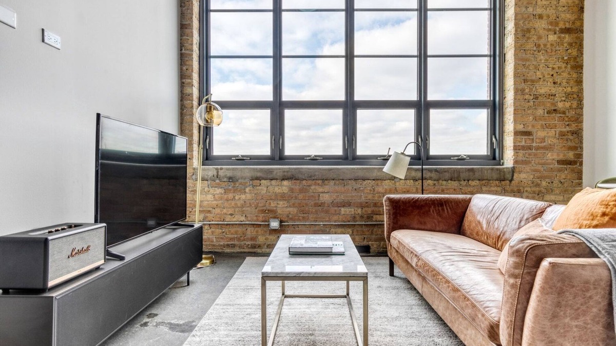 Sheffield Neighbors Apartment | Ideal Lincoln Park 1BR w/Lounge, Roof & Gym, near DePaul, by Blueground
