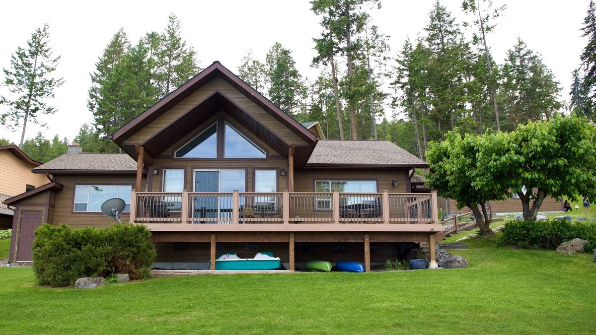 Big Arm House | Ideal location right on Flathead Lake!