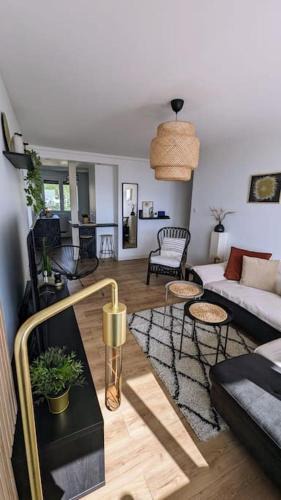 La Panouse Apartment | Ideal Sea View, Near Calanques &Vélodrome -Parking