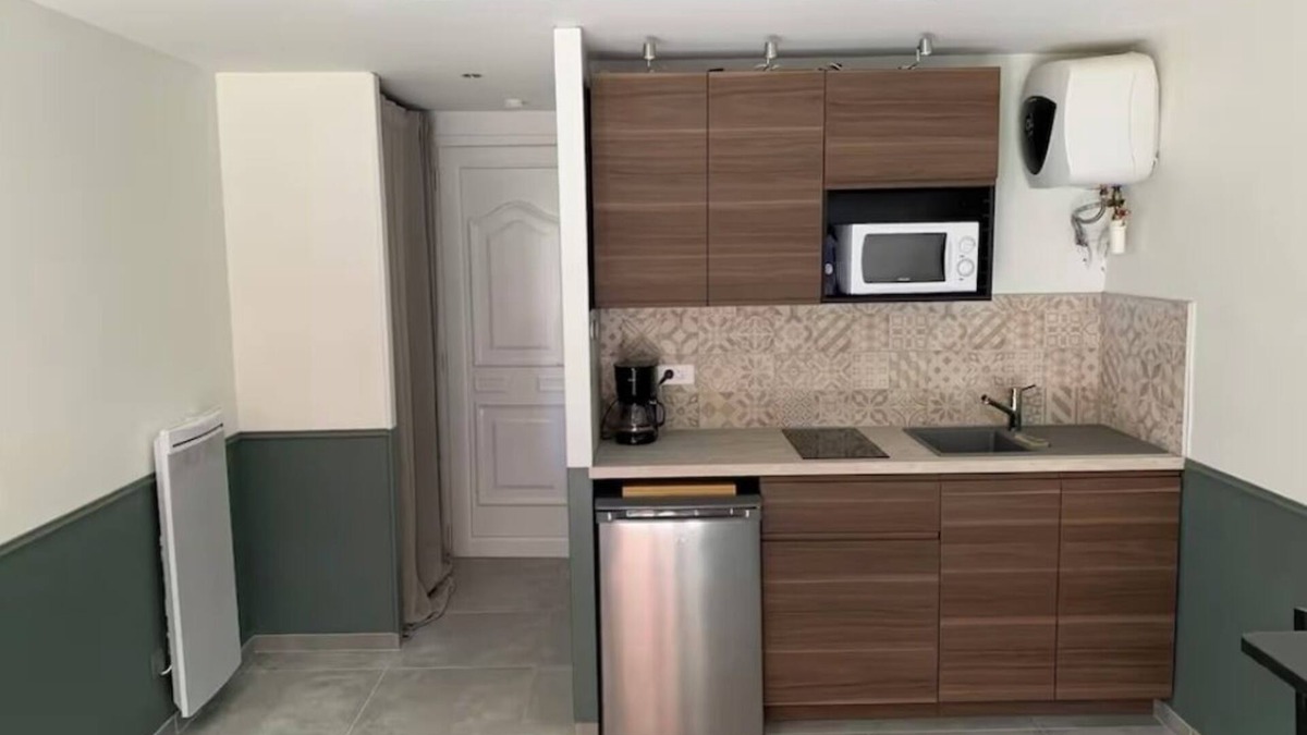 Fos-sur-Mer Apartment | Ideal studio for business trips or vacations in the south of France