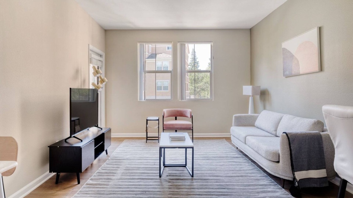 Contra Costa Centre Apartment | Ideal Walnut Creek 1BR w/BBQ, Gym & W/D, steps to BART, by Blueground