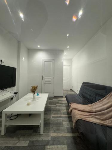 Saint-Andre Apartment | Ideal’Appart 16eme