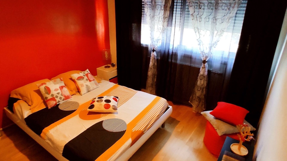 Saint-Priest Apartment | Ideally located 70m2 T3 apartment with private balcony and secure parking