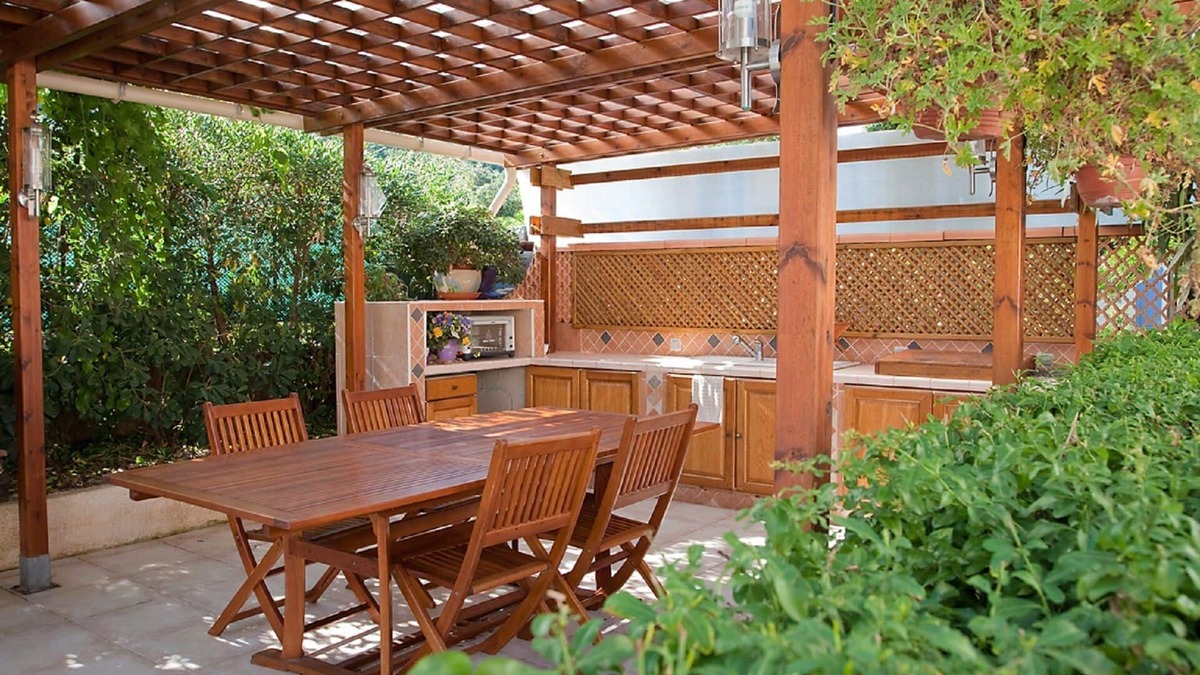 Verghia House | Ideally located creek 50m away, famous Argent beach 500m away, close to the forest.