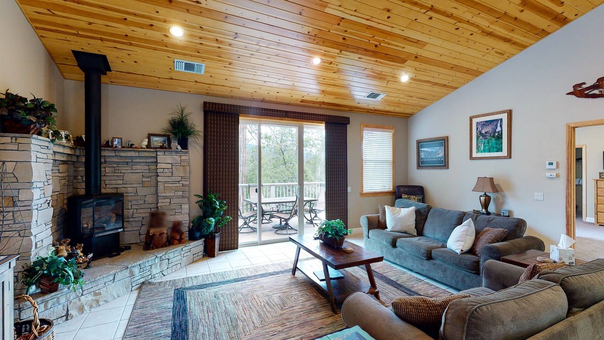 Bass Lake House | Ideally-located home in Willow Cove area w/wood fireplace, WiFi, AC - near lake