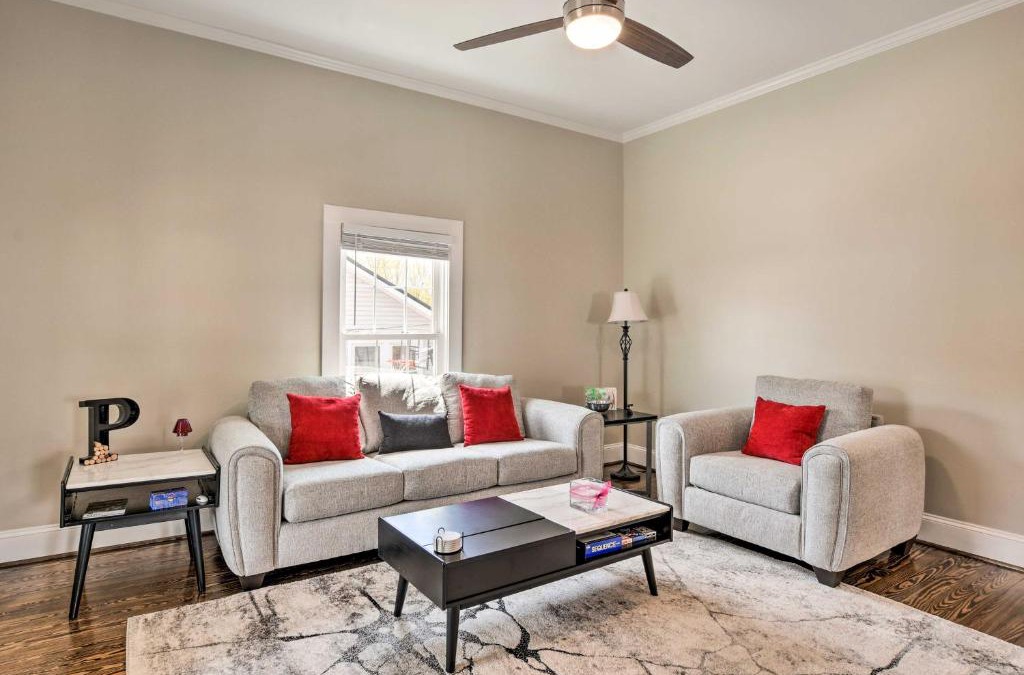 Parker House | Ideally Located Penne Place with Deck and Grill