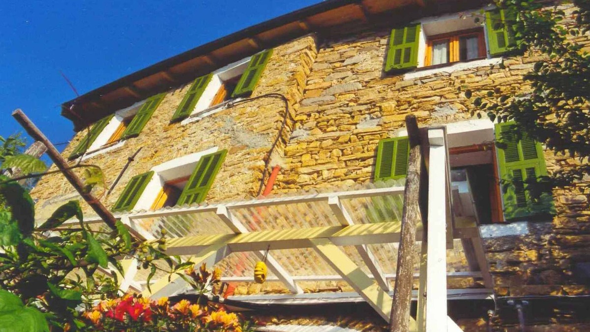 Badalucco Apartment | Idyll. Vacation herrl. View, tranquility, nature, garden with jacuzzi