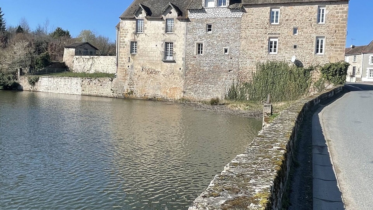 Chatelus-Malvaleix House | Idyllic 6 Bedroom French Chateau Holiday Home