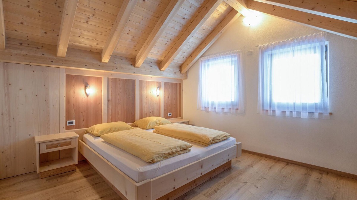San Martino in Badia Apartment | Idyllic Apartment "Dolomiten" with Balcony, Garden & Wi-Fi