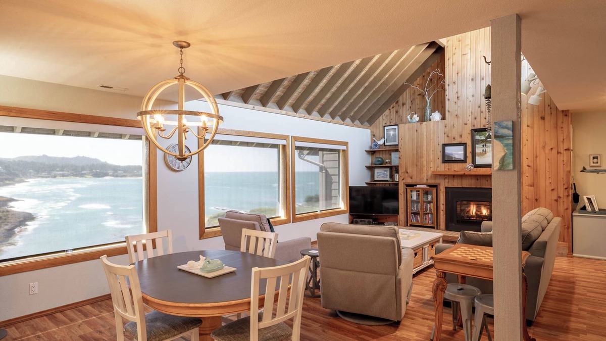 Depoe Bay Condo | Idyllic Coastal Haven - Whale Watch in Depoe Bay!
