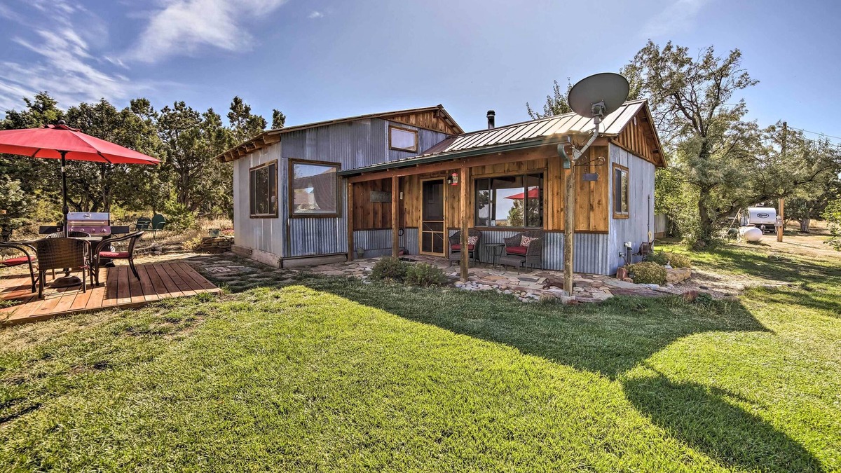 Lewis Cabin | Idyllic Dolores Cabin w/Fire Pit & Lake Views!
