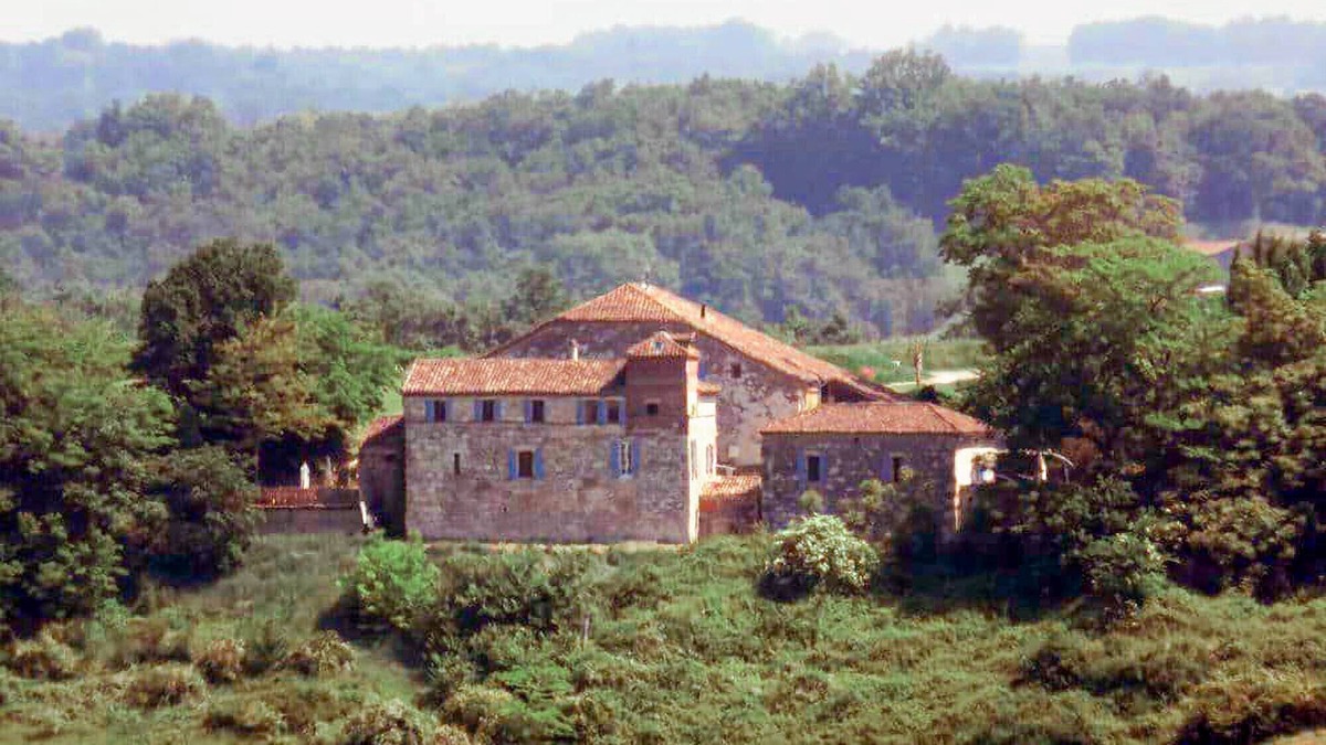 Castelsagrat House | Idyllic farmhouses on a 1.5ha estate with amazing valley views and private pool