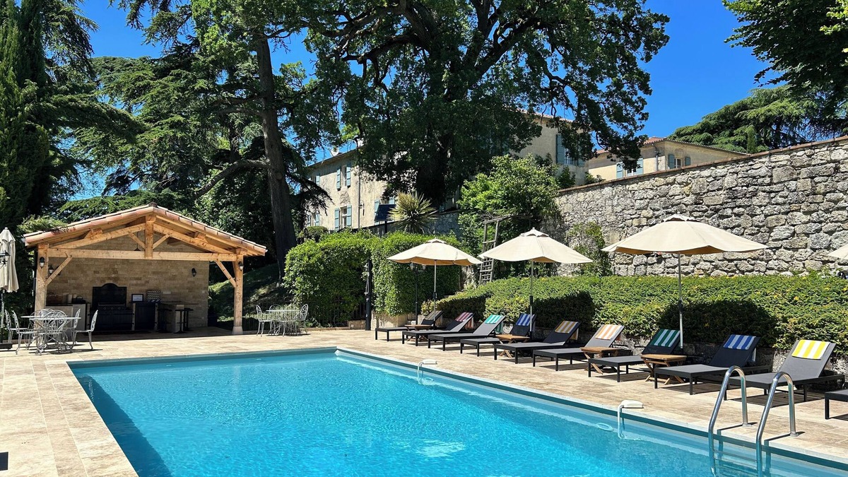 Laplume House | Idyllic French château surrounded by rolling hills- Chateau de Lassalle