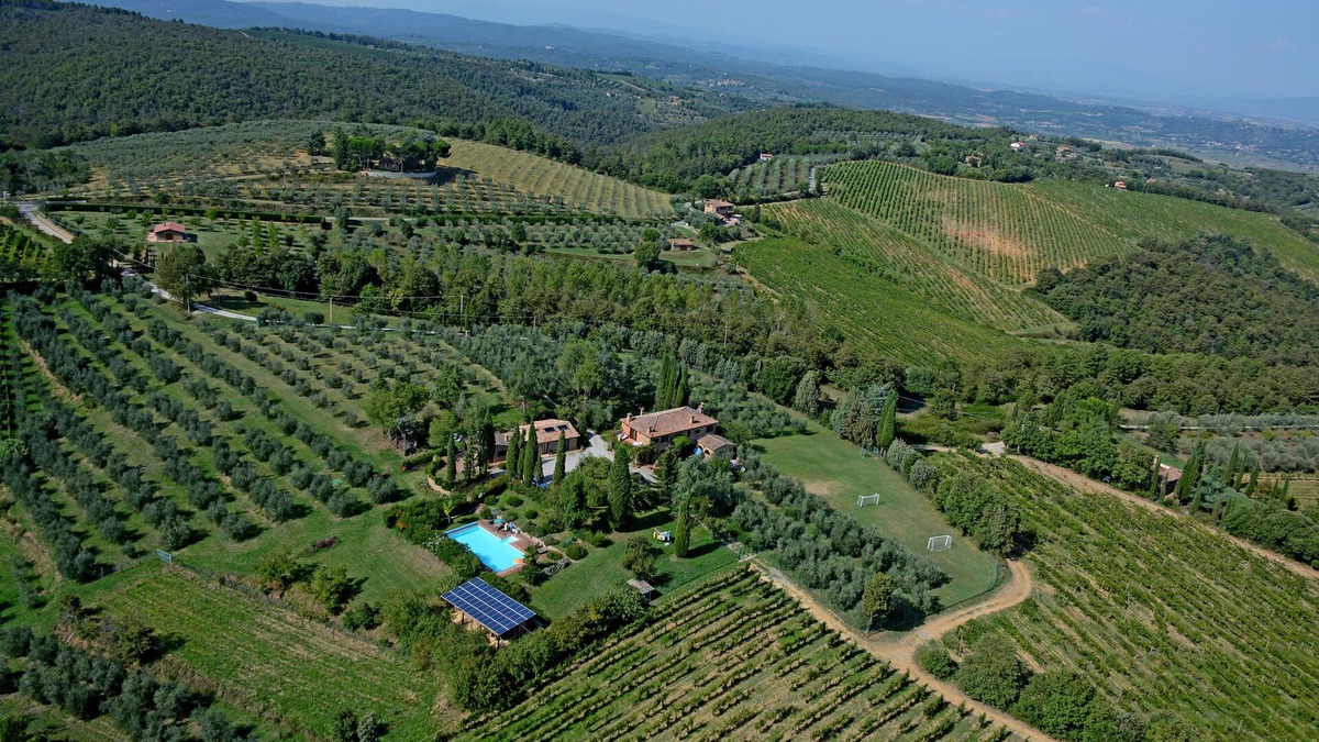 Sinalunga House | Idyllic guest house in Tuscan country house style with swimming pool