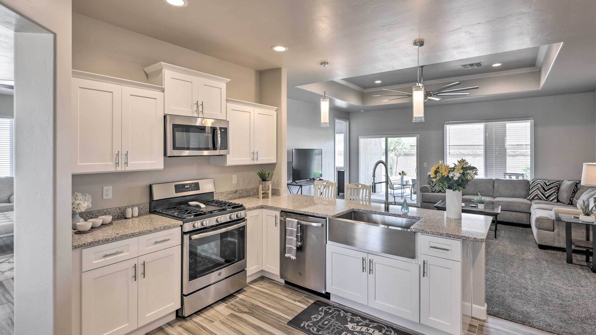Kingman House | Idyllic Kingman Retreat with Yard - Near Hiking