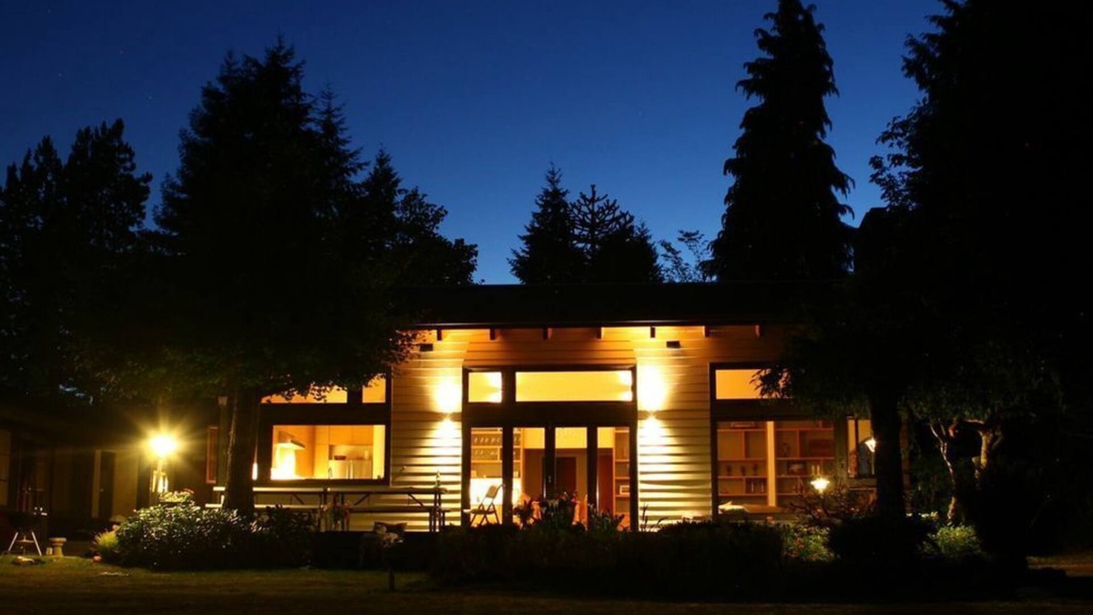 Lake Morton-Berrydale House | Idyllic Lakefront Getaway