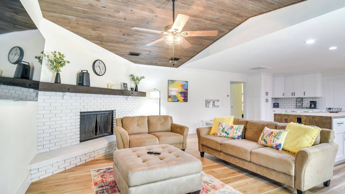 Greater Northdale House | Idyllic Tampa Home w/Private Pool: 11 Mi to Beach