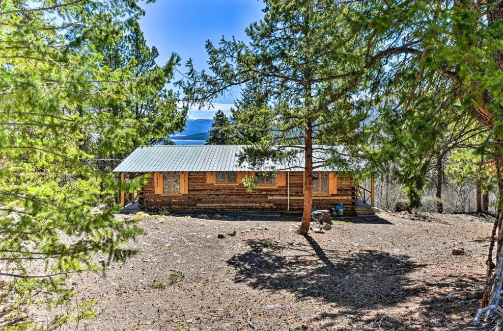 Twin Lakes House | Idyllic Twin Lakes Escape with Deck and Fire Pit!