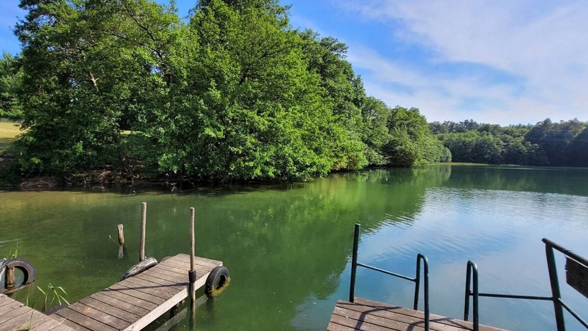 Lychen Apartment | Idyllically situated forester's lodge by the lake in the middle of nature, Hasewohnung