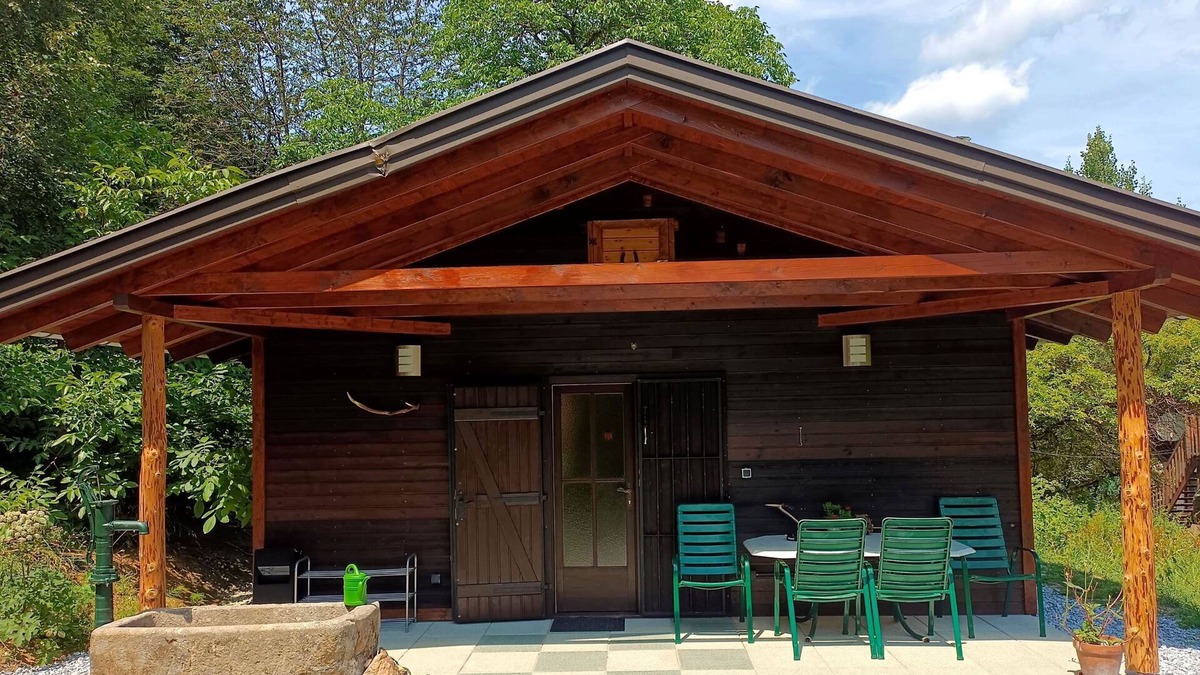 Muenichreith-Laimbach Apartment | Idyllisches Holzhaus mit Terrasse und Holzofen