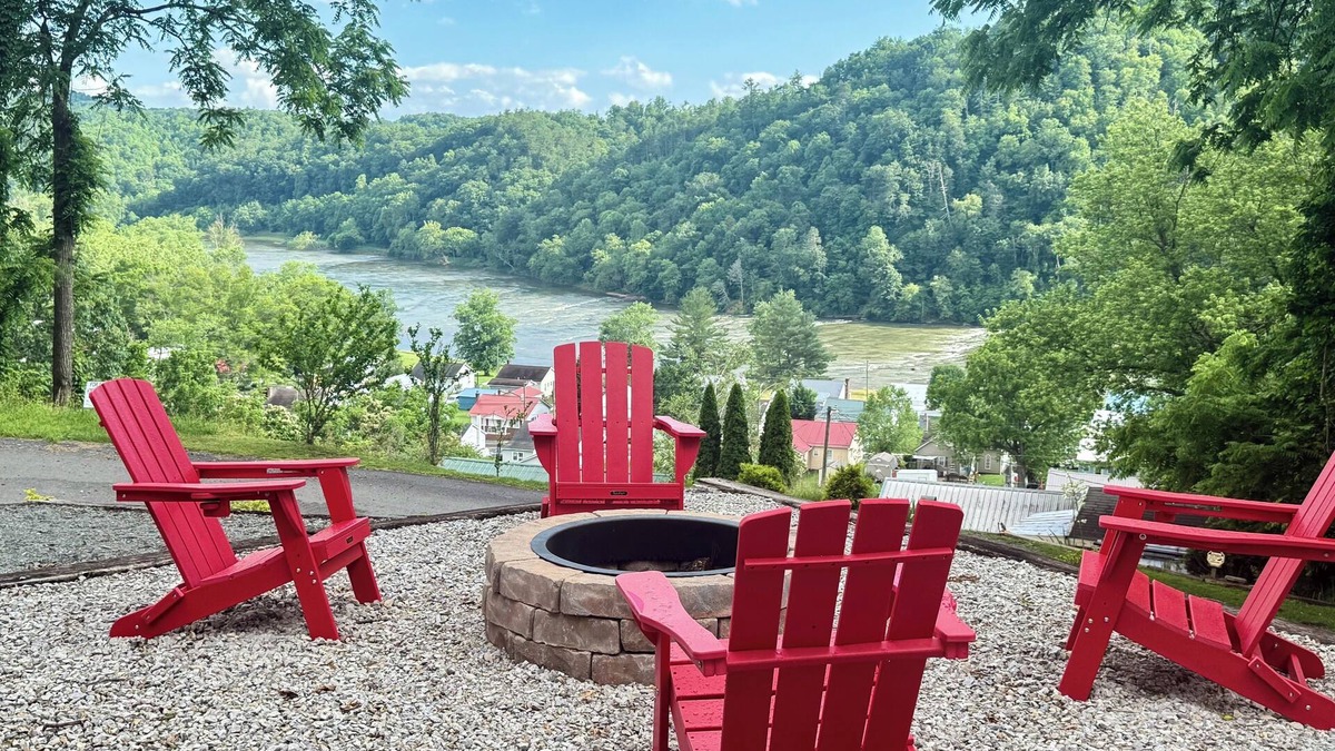 Fries House | If you”re looking for that perfect romantic weekend get away, you just found it!