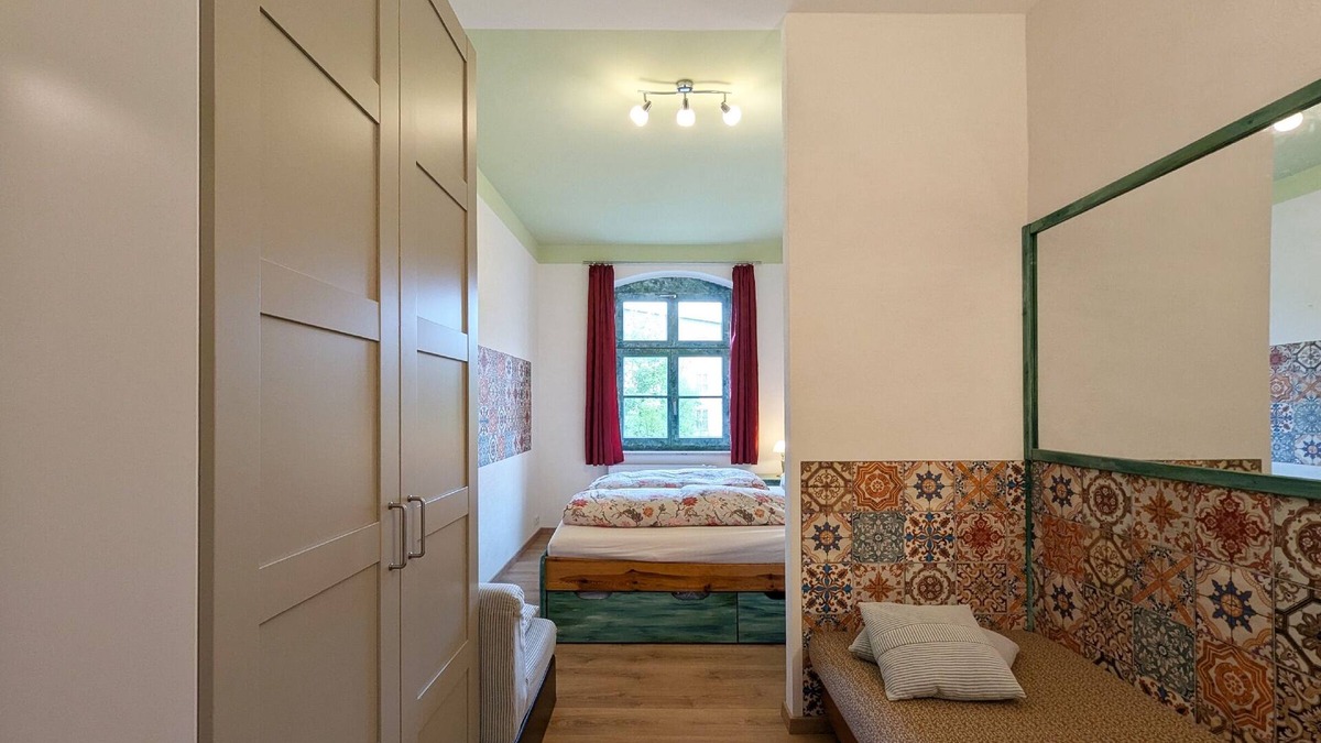 Striesen Apartment | "If you want to enjoy life, move to Striesen."