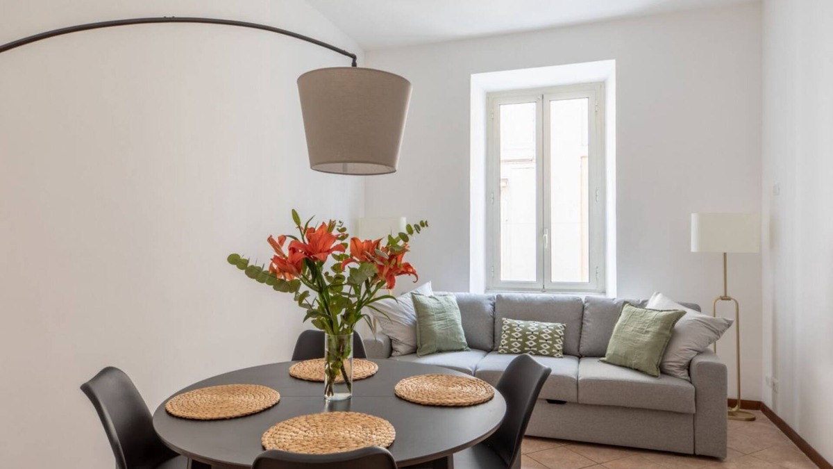 Rione XIV Borgo Apartment | iFlat | Vatican Cozy & Bright 2 Bedroom Apartment