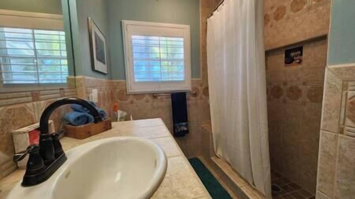 Indian River Oaks House | Iguana Azul - Beachfront Getaway - Sunrises, Fishing, Surfing & Rocket Launches!