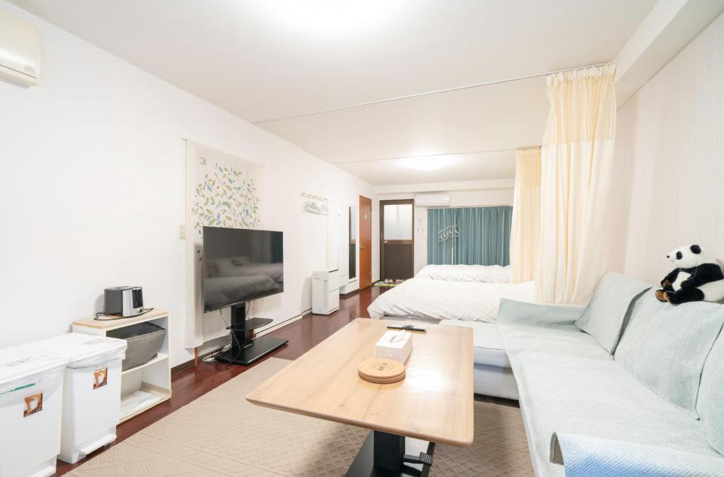 Kamiikebukuro Apartment | Ikebukuro East Exit Queen Bed Room, 2F