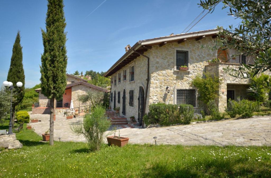 Castel San Pietro Romano Apartment | Il Casale Delle Ginestre