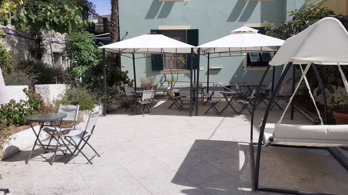 Castelletto House | Il Giardino dei Limoni