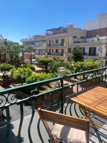 Letojanni Apartment | Il Glicine Apartment a 2 min dalla Spiaggia