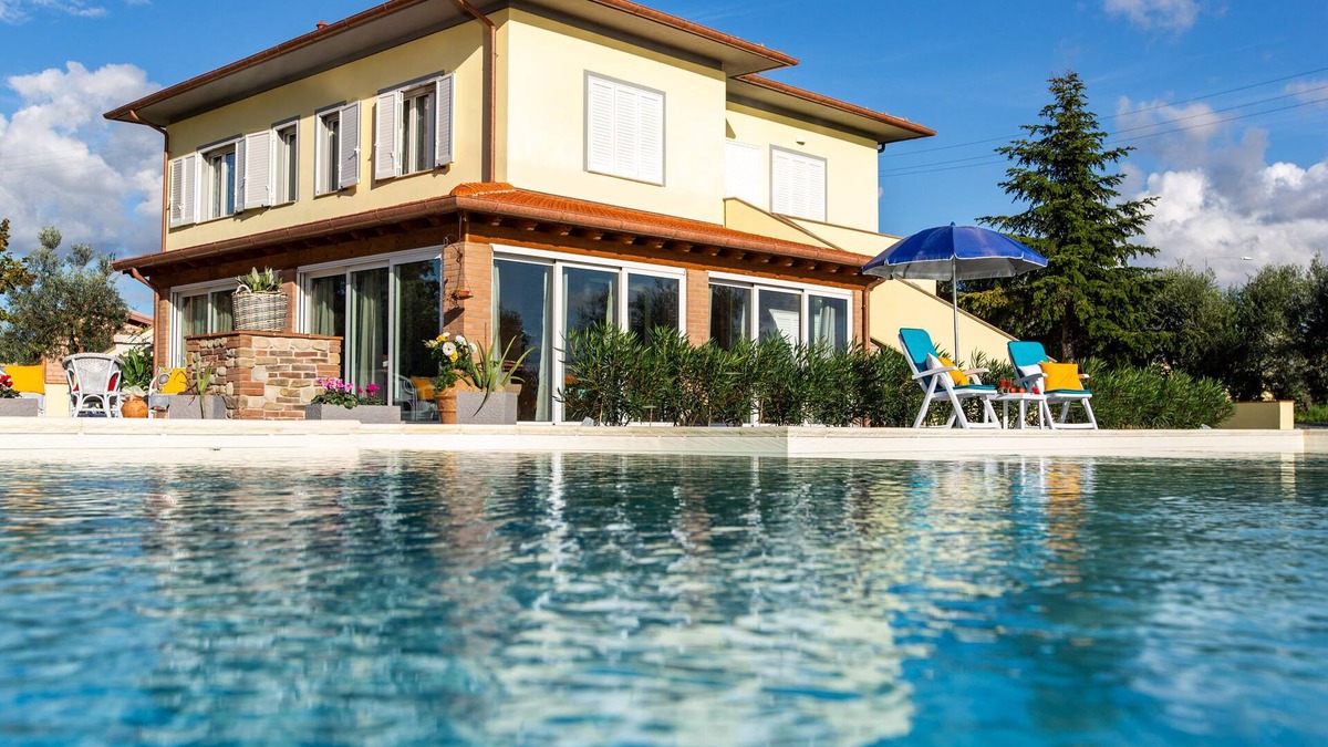 Cecina Villa | Il Nocciolo 12, Emma Villas