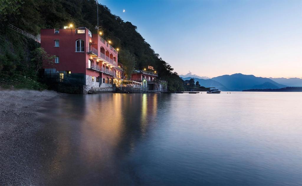Laveno Mombello Hotel | Il Porticciolo
