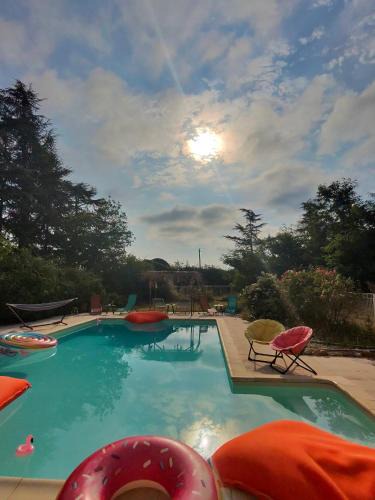 Graulhet House | Ile des Plaisirs, Chambres d'Hôtes Naturistes avec Petit-Déjeuner Tropical Inclus
