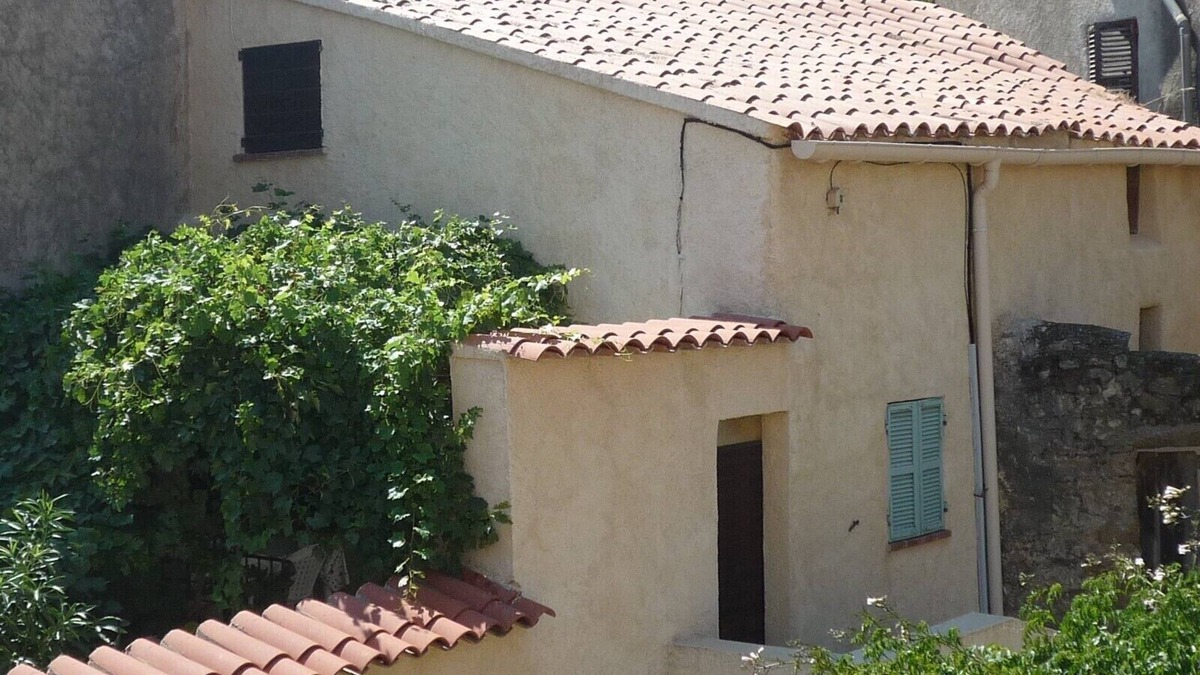 Santa-Reparata-di-Balagna House | Île Rousse 4km Quiet village house typically Corsican architecture