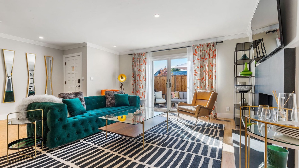 Walnut Creek House | Immaculate 2 Bedroom Executive Rental with Private Patio and Garage