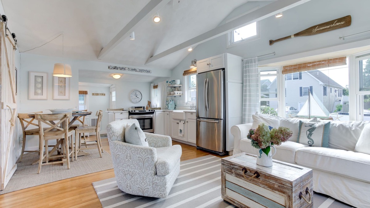 Point Judith House | Immaculate Cottage, Walk to Sand Hill Cove Beach
