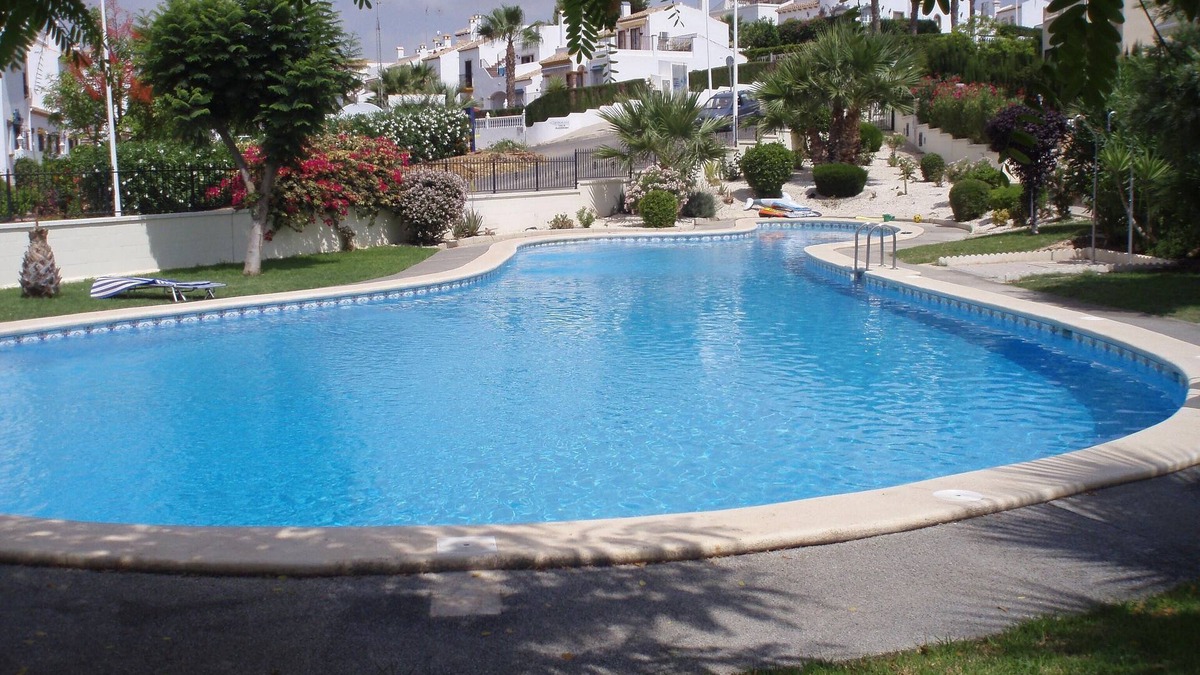 Orihuela Costa Villa | Immaculate Well Equipped Villa with FREE Wi-Fi and beautiful Communal Pool