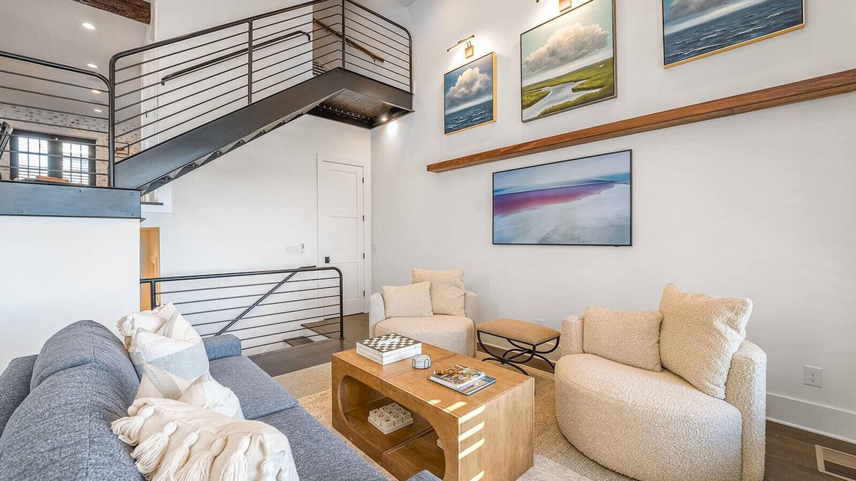 Hitch Village - Fred Wessels Homes House | Impeccable Home Steps to River Front w/Roof Deck & Parking by Lucky Savannah