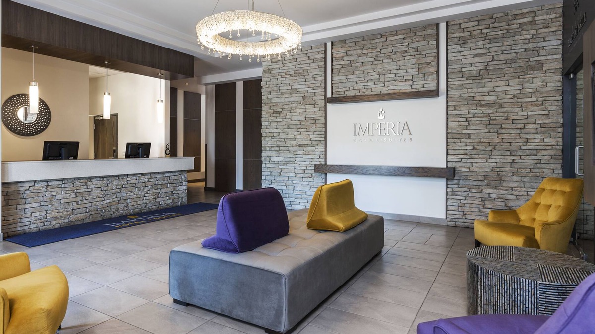 Terrebonne Hotel | Imperia Hotel & Suites Terrebonne