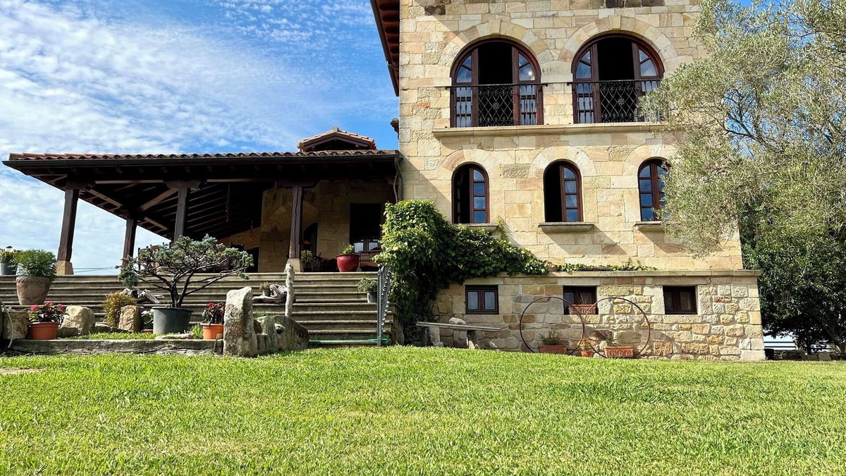 Mompia Villa | Impresionante Villa, Finca Stylish Host