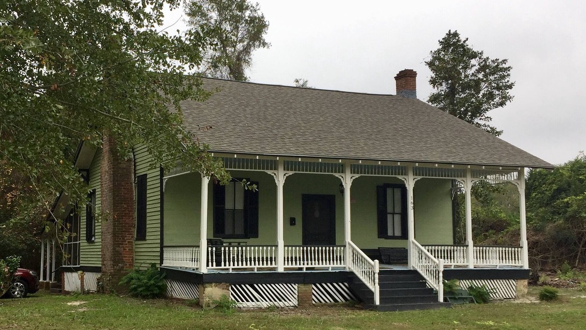 Society Hill House | In 1840 Burn Cottage