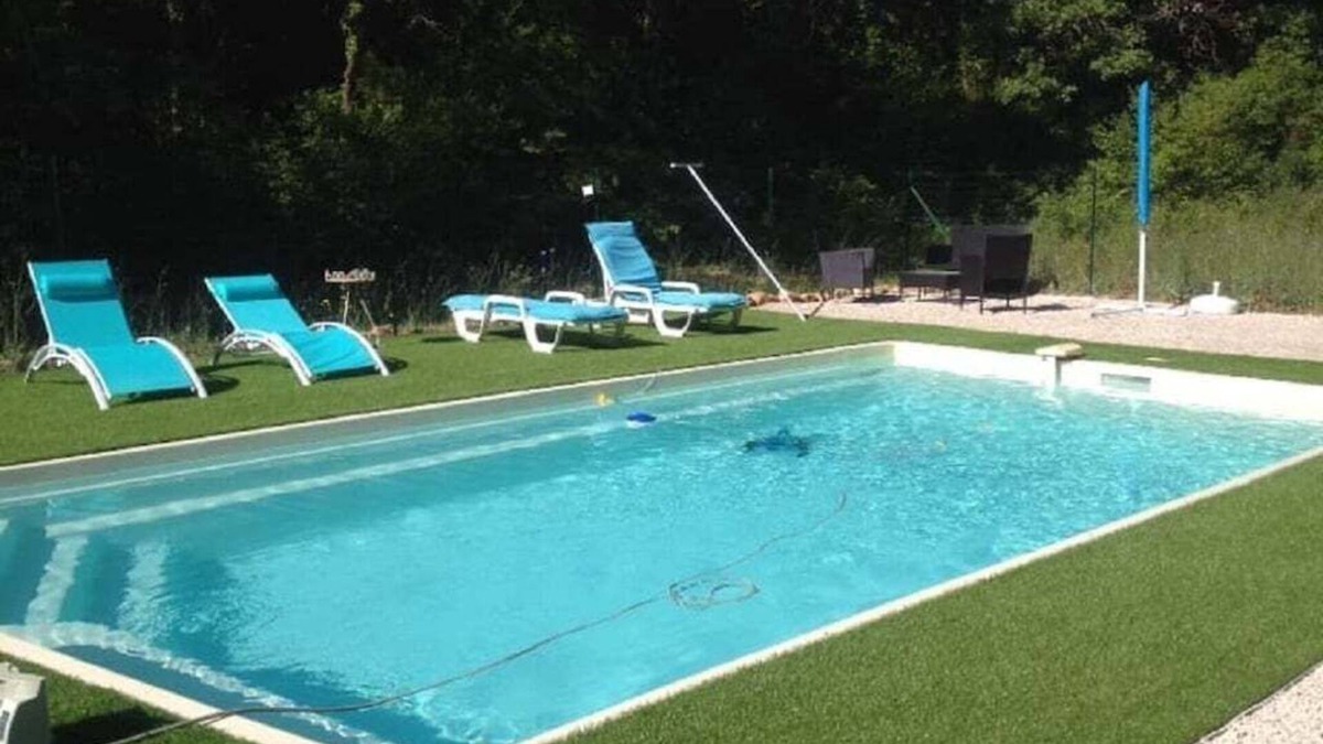 Brignoles House | In a forest, in a haven of greenery with private swimming pool.