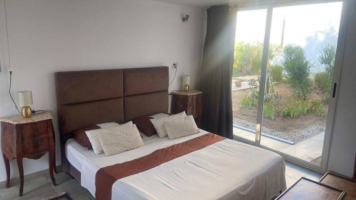 La Soukra Apartment | In a garden with swimming pool and close to the airport, Carthage and Sidi bou Said