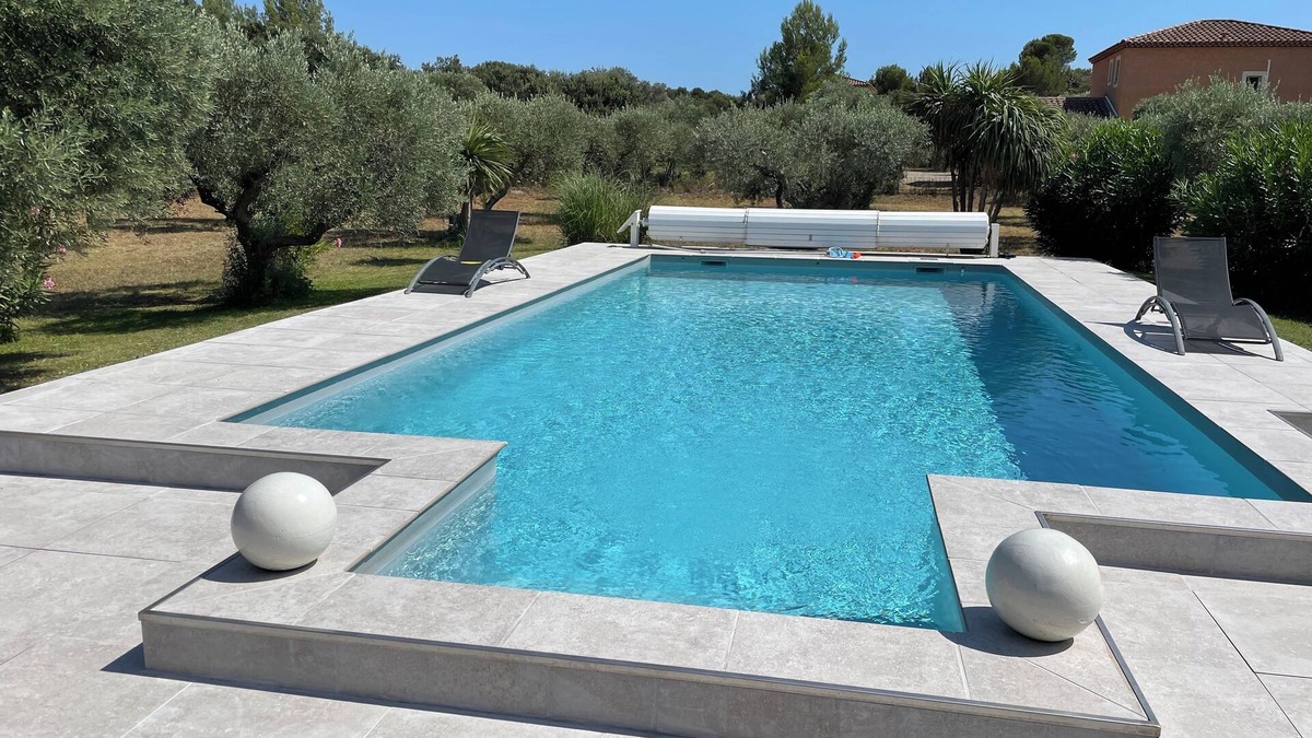 Lancon-Provence Villa | In a haven of peace villa with swimming pool, soccer field, pétanque.