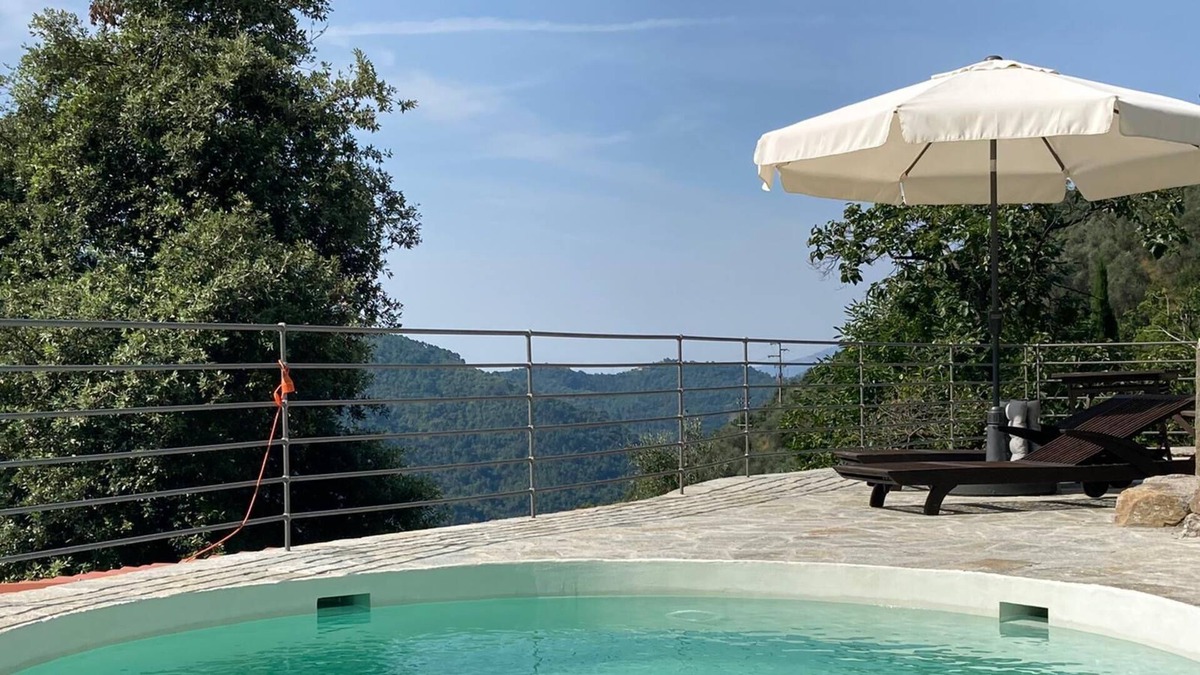 Castel Vittorio House | In "Casa Dei Fiori" fully enjoy the peace, privacy, space and nature.