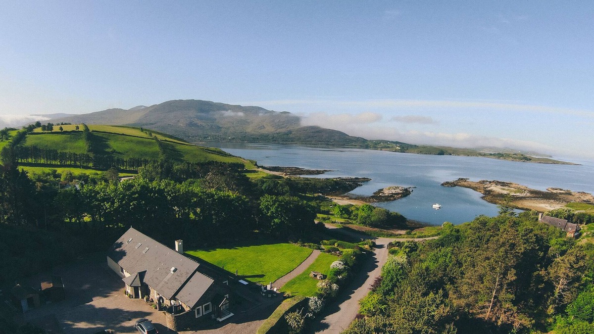 Lauragh House | IN?EAR SCÉINE., family friendly in Tuosist, County Kerry